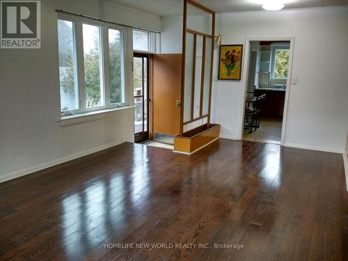96 BERKINSHAW CRESCENT , Toronto, Ontario M3B 2T2 4