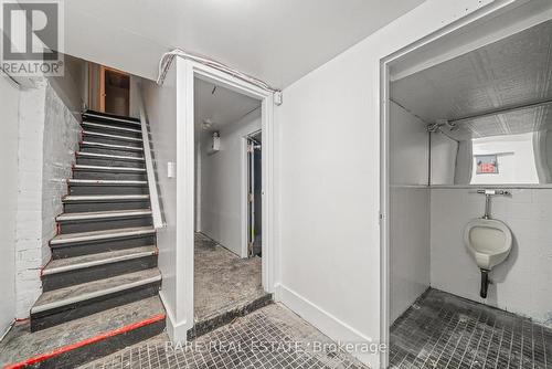 200 Bathurst Street, Toronto, ON 