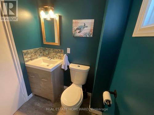Main Floor Bathroom - 120 Pitt Avenue, Toronto, ON 