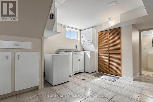 Laundry - 120 Pitt Avenue, Toronto, ON 