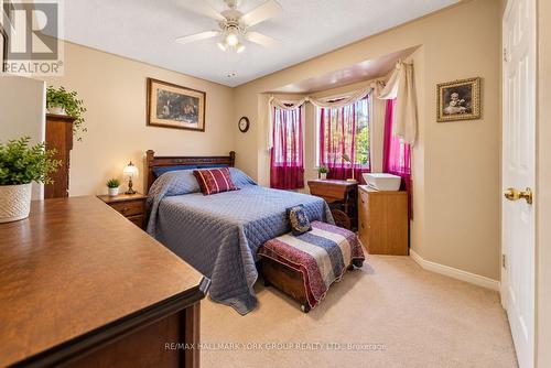 537 Walpole Crescent, Newmarket, ON 