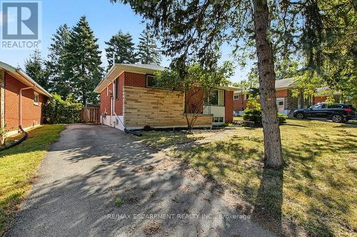 15 Carwyn Crescent, Hamilton, ON 