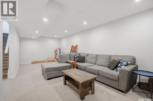 49 Mackenzie Crescent, Saskatoon, SK 