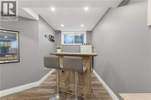 21 Irongate Drive, Paris, ON 