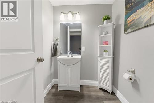 21 Irongate Drive, Paris, ON 