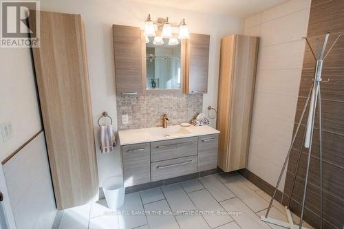 Primary Bedroom Ensuite - 11 Ramsden Crescent, East Gwillimbury, ON 