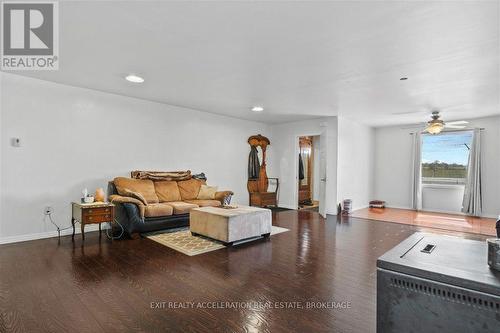 6715 County Rd 2, Loyalist (Lennox And Addington - South), ON 