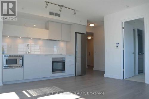 2009 - 20 THOMAS RILEY ROAD , Toronto, Ontario M9B 0C3 2