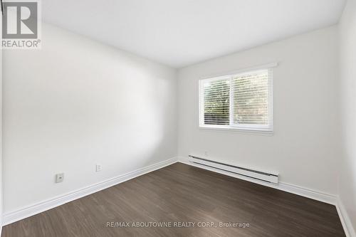 1611 - 1480 Pilgrims Way, Oakville, ON 