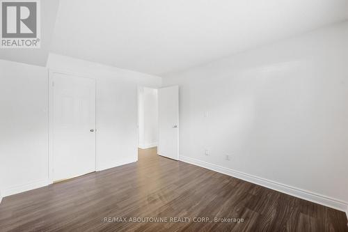 1611 - 1480 Pilgrims Way, Oakville, ON 