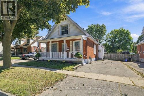 Front - 325 Chatham Street, Brantford, ON 