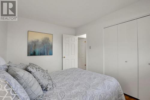 25 Thorncliff Place, Ottawa, ON 