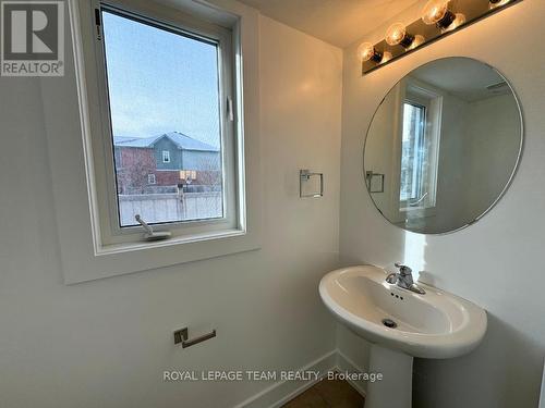 420 HARESFIELD COURT , Ottawa, Ontario K4M 0B6 4
