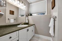 Lower Level 4 Piece Bath Room - 