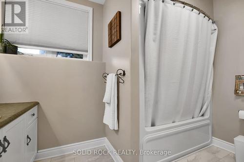 Lower Level 4 Piece Bath Room - 7040 Donwel Drive, Ottawa, ON 