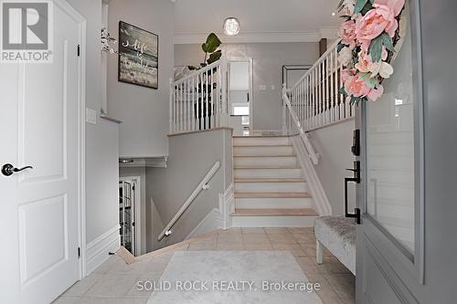 Welcoming and Generous Sized Entrance - 7040 Donwel Drive, Ottawa, ON 