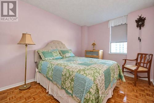 810 - 515 St Laurent Boulevard, Ottawa, ON 