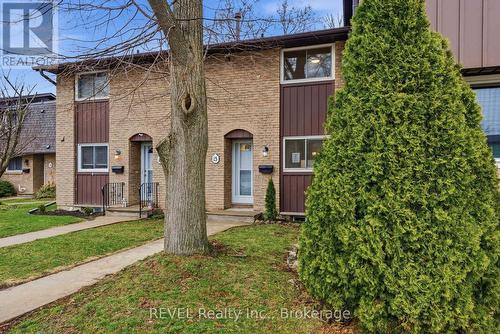15 - 151 LINWELL ROAD  St. Catharines (Lakeport), ON L2N 6P3