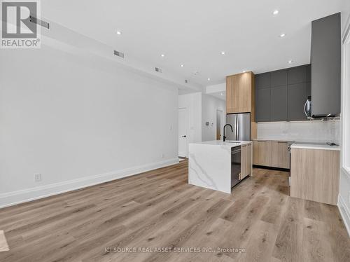 UNIT 2 - 28 NORCROSS ROAD , Toronto, Ontario M3H 2R4 3