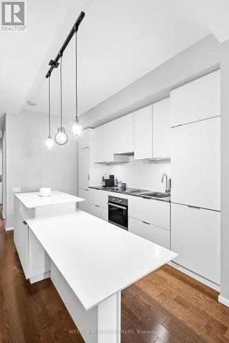 5 ST JOSEPH STREET , Toronto, Ontario M4Y 0B6 2