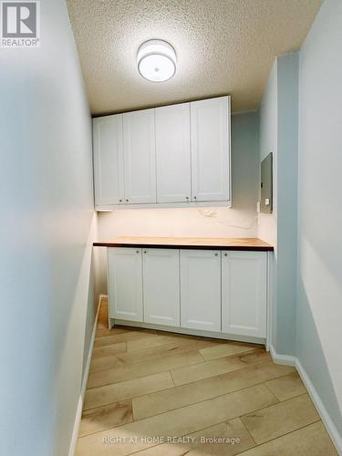 Walk-in Pantry - 701 - 3700 Kaneff Crescent, Mississauga, ON 