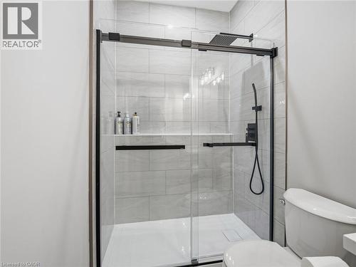 Full bathroom with a shower stall - 230 Knoll Street, Port Colborne, ON 
