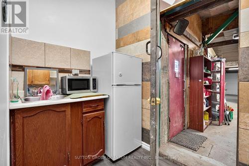 689 Barton Street E, Hamilton, ON 