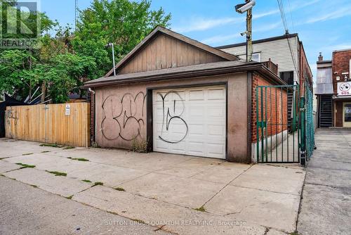 689 Barton Street E, Hamilton, ON 