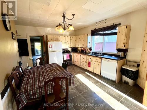 30 Gould Street, Whitewater Region, ON 