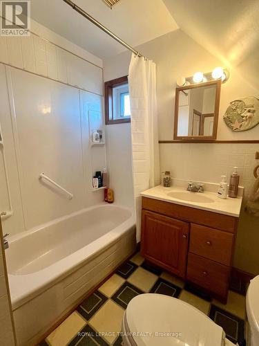 30 Gould Street, Whitewater Region, ON 
