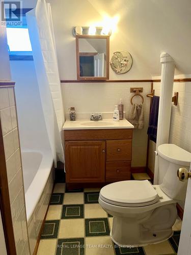 30 Gould Street, Whitewater Region, ON 