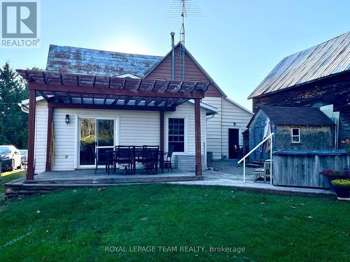 30 Gould Street, Whitewater Region, ON 
