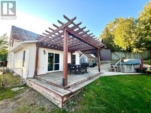 30 Gould Street, Whitewater Region, ON 
