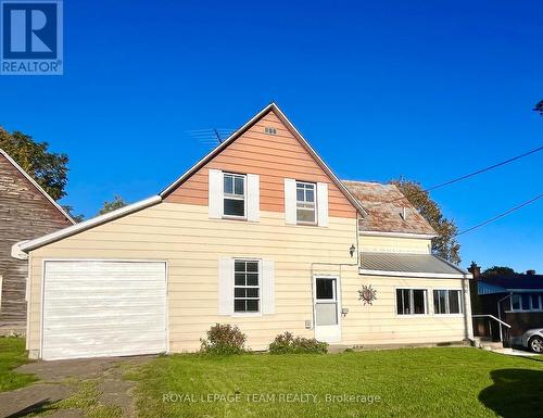 30 Gould Street, Whitewater Region, ON 