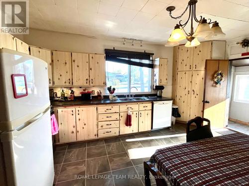 30 Gould Street, Whitewater Region, ON 