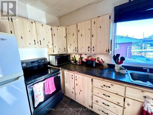 30 Gould Street, Whitewater Region, ON 
