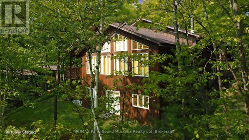 Shebeshekong Lake 4 Season Lakehouse! - 38 Shebeshekong Estates Road S, Carling, ON 