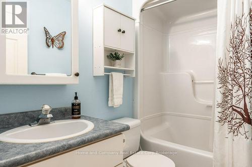 Main Floor 4 Piece Bath - 127 Walsh Crescent, Stratford, ON 