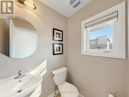 2 Longshore Way, Whitby, ON 