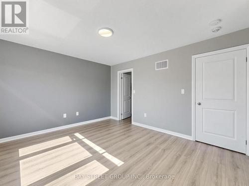 2 Longshore Way, Whitby, ON 