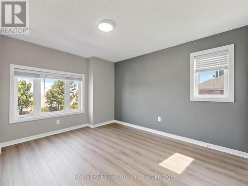 2 Longshore Way, Whitby, ON 