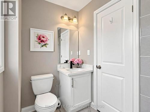 2 Longshore Way, Whitby, ON 