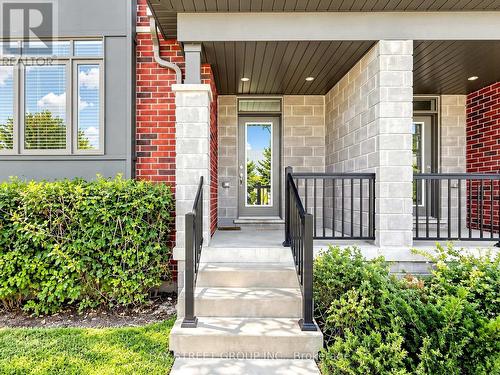 2 Longshore Way, Whitby, ON 