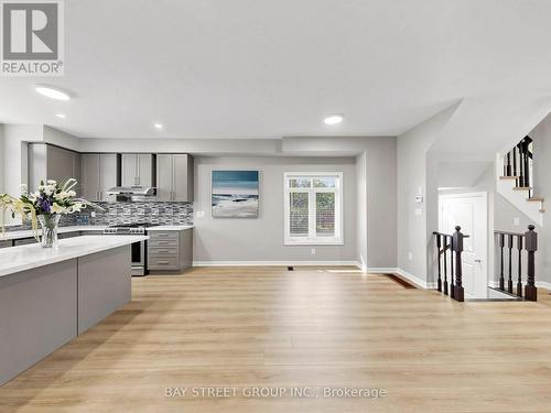 2 Longshore Way, Whitby, ON 