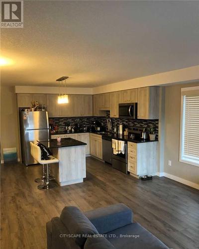 E8 - 160 ROCHEFORT STREET , Kitchener, Ontario N2R 0P5 3
