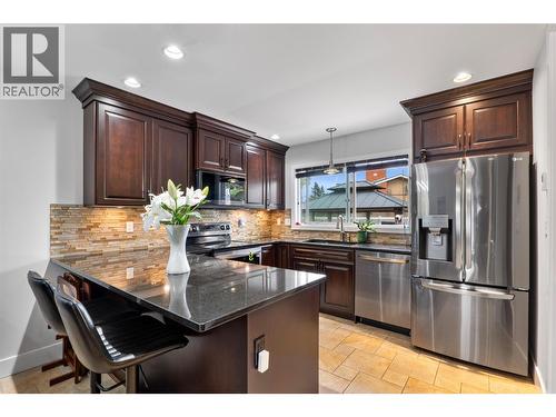 384 Arrowstone Drive, Kamloops, BC 
