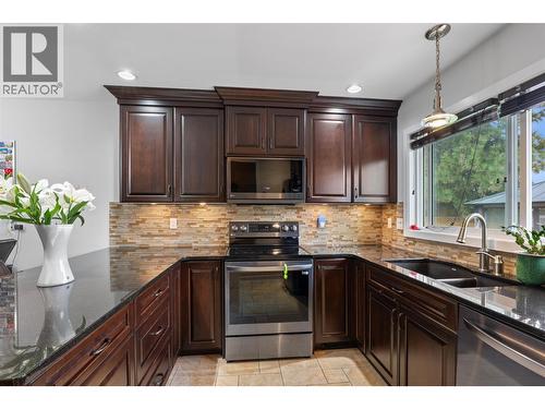 384 Arrowstone Drive, Kamloops, BC 