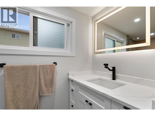 384 Arrowstone Drive, Kamloops, BC 