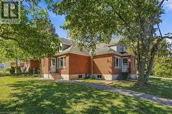 20 CHERRYHILL Drive Unit# B Grimsby, ON L3M 3B5
