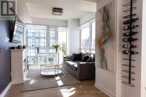 411 - 10 Deerlick Court, Toronto, ON 